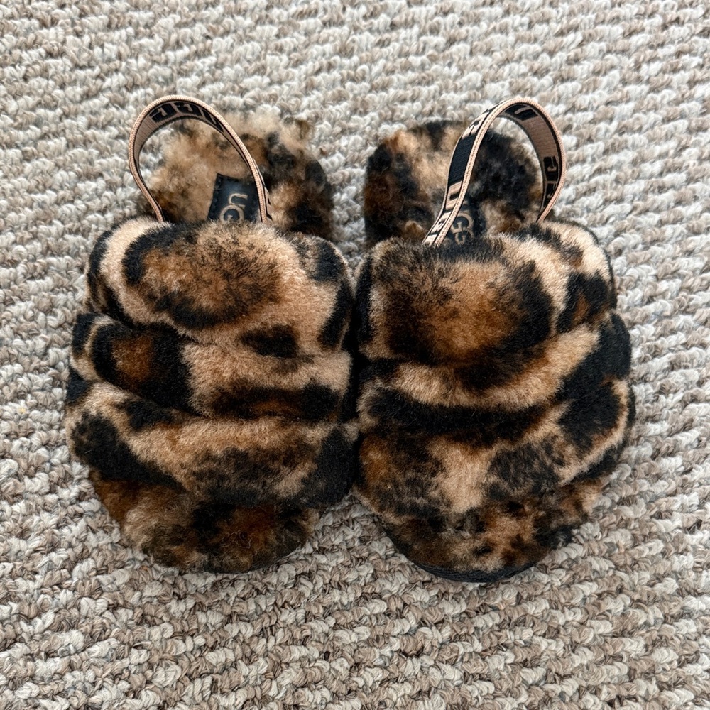 UGG Leopard Print Fluff Yeah Slide Size 7T